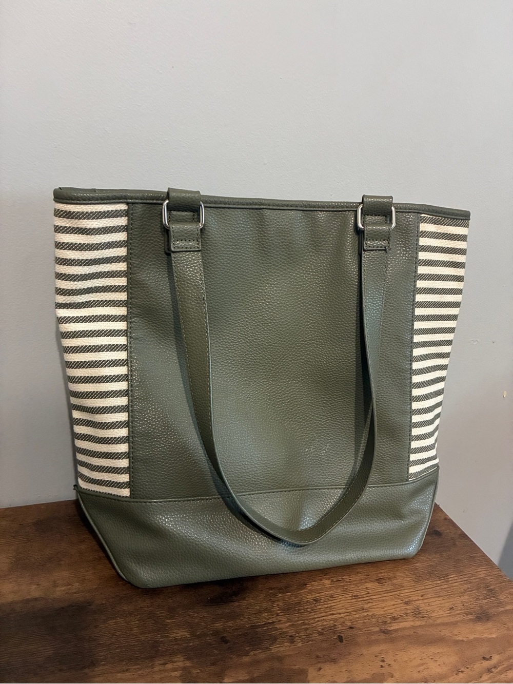 ThirtyOne Colourblock Tote - sage green